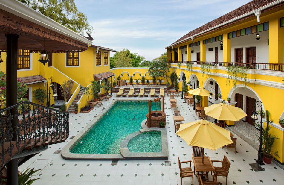 5 top places to stay on a luxury journey through Kerala