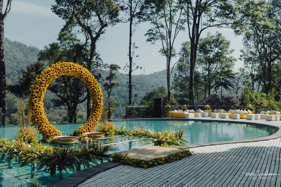 This luxurious resort tucked in the wilderness of Coorg makes for an idyllic wedding destination: